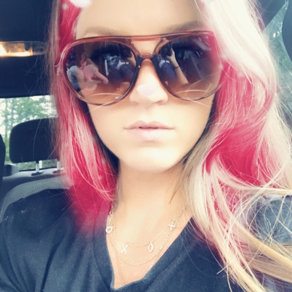 Meet your Posher, Elsa - Picture 6 of 6